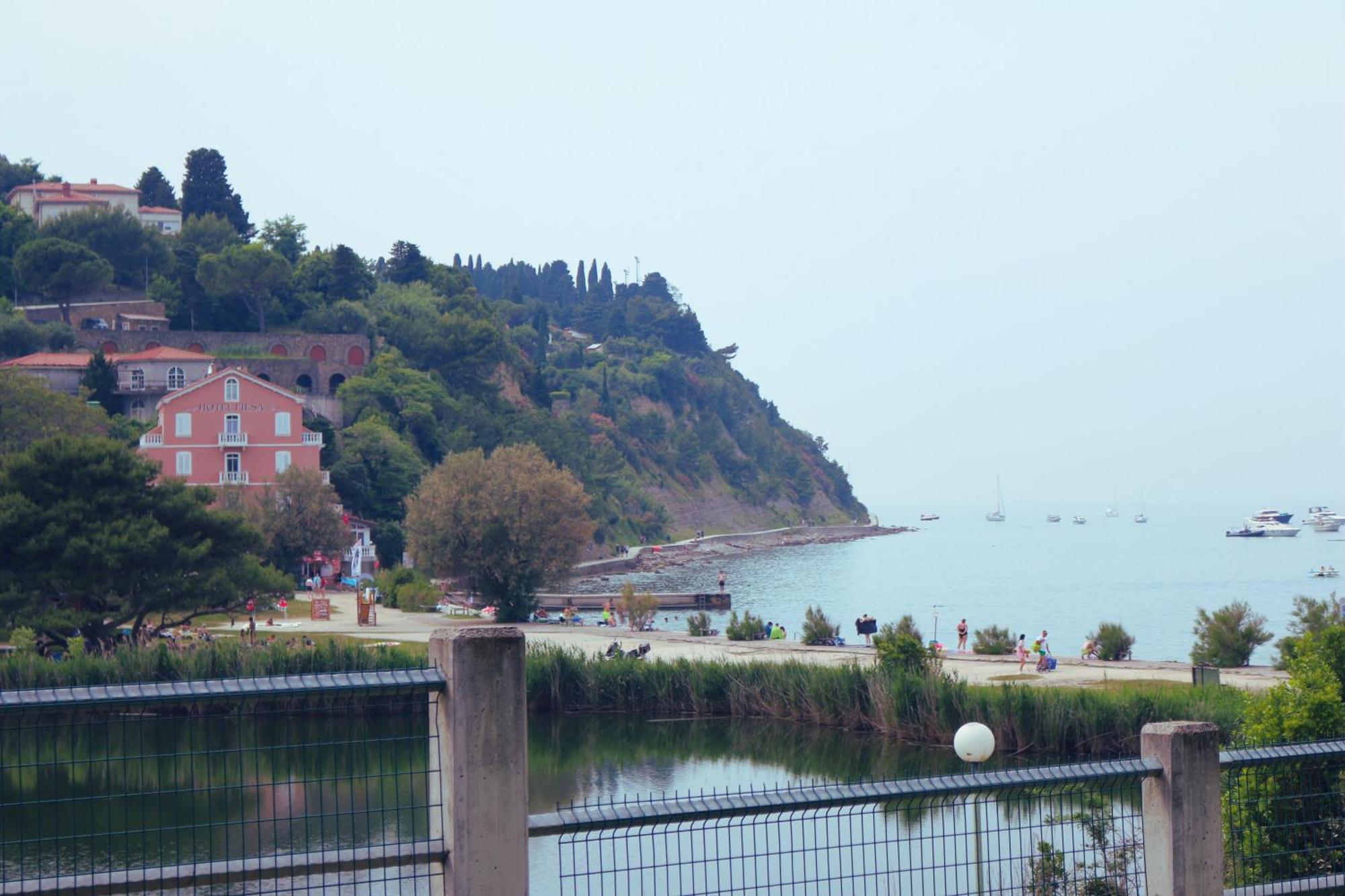 Piran Beach House - Private Oasis - Beachfront Apartment With A Sea View Terrace Exterior photo